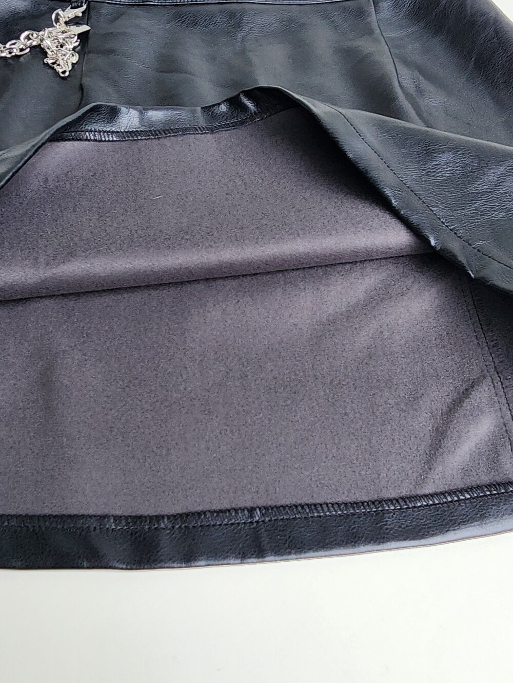 Say What Women's Faux Leather Black Skirt Silver Chain Lock Mini Zip Sz L - Picture 7 of 9